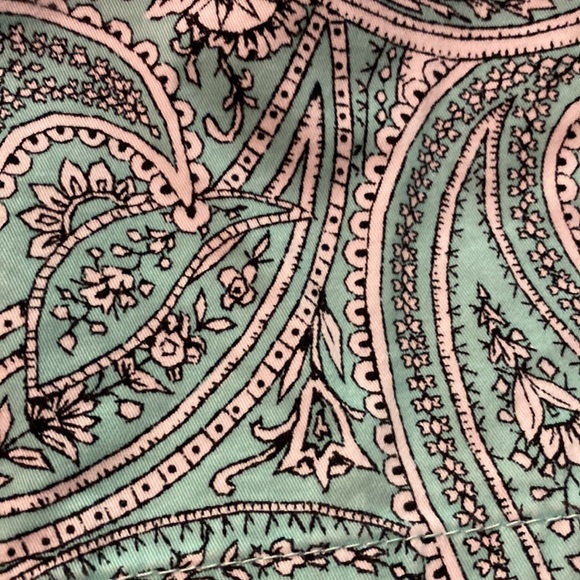 Old Navy Size 4 shorts 7” green, white, and black - Picture 4 of 4